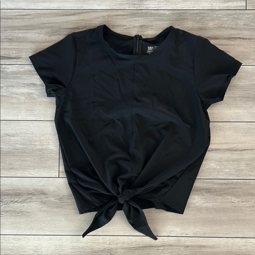 Albion black tie front tee size XS
